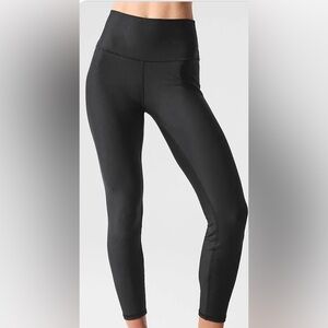 ALO Yoga 7/8” High-Waisted Airlift Legging in Black